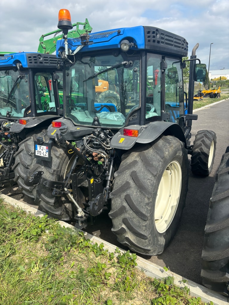 Tracteur NEW HOLLAND T4.100F - photo slide 3