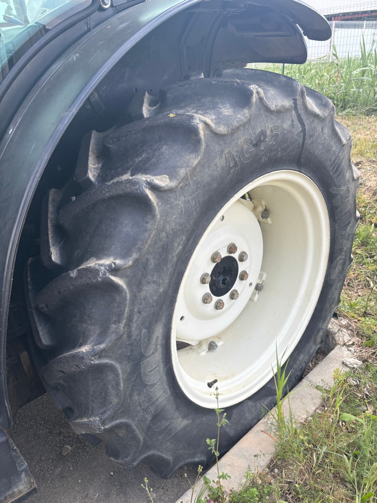 Tracteur NEW HOLLAND T4.90F - photo slide 7