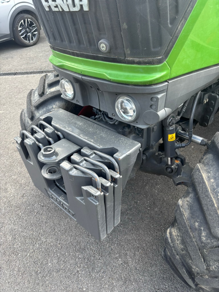 Tracteur FENDT 210F - photo slide 9