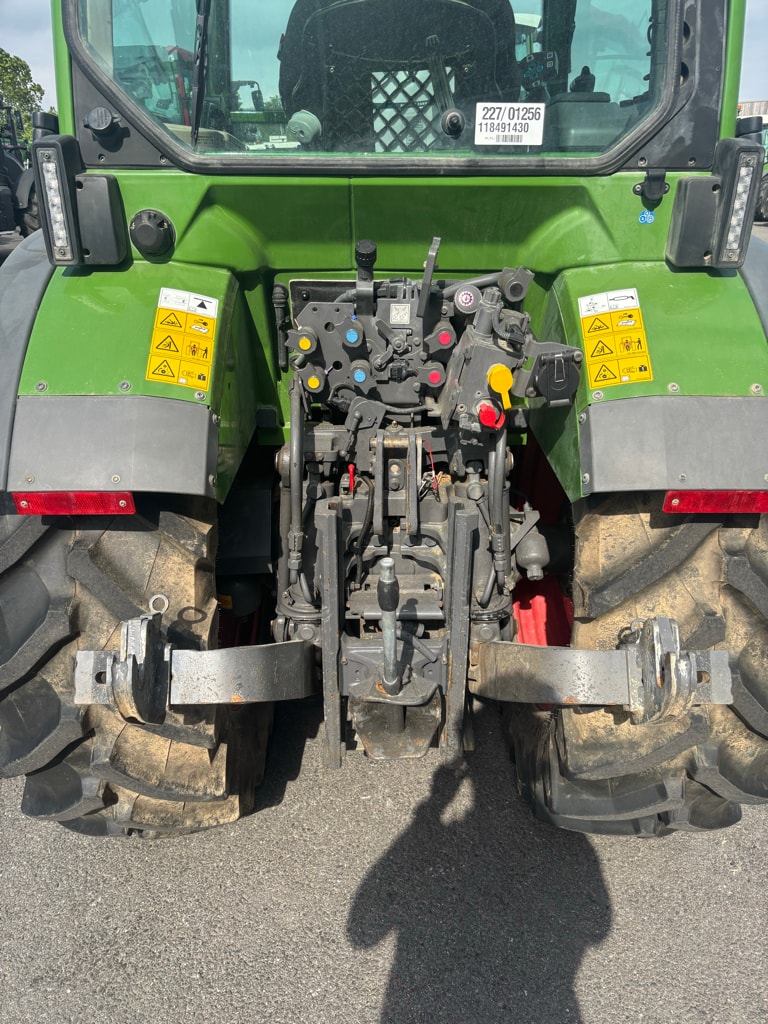 Tracteur FENDT 210F - photo slide 10