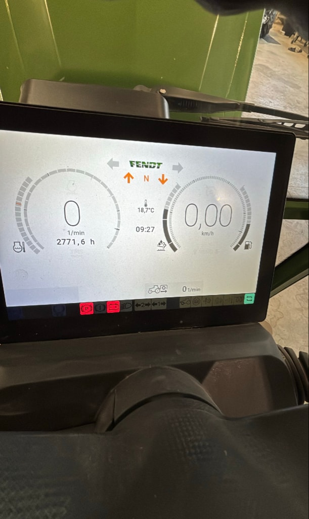 Tracteur FENDT 210F - photo slide 8