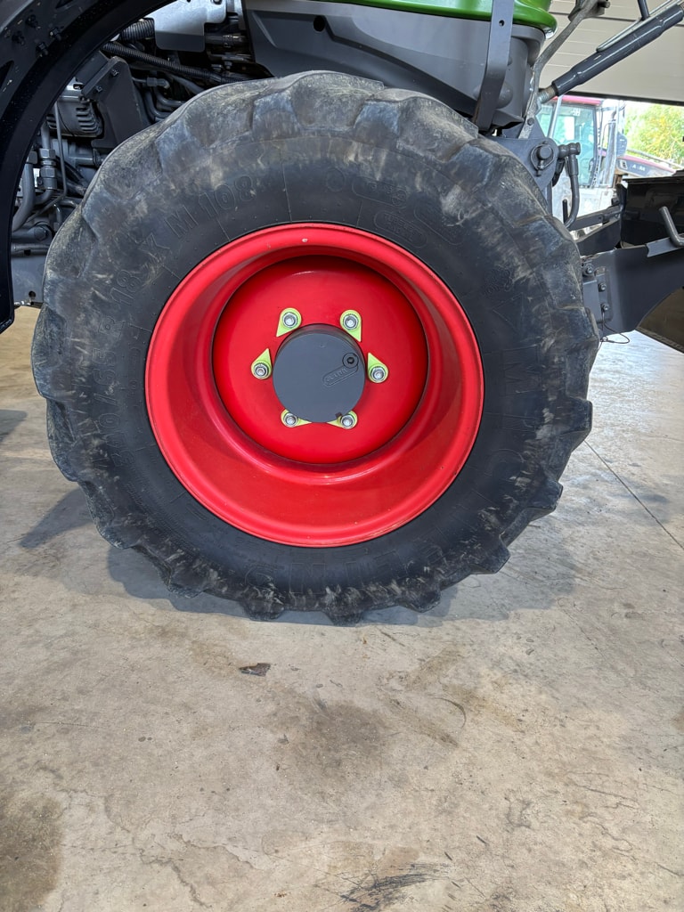 Tracteur FENDT 210F - photo slide 4