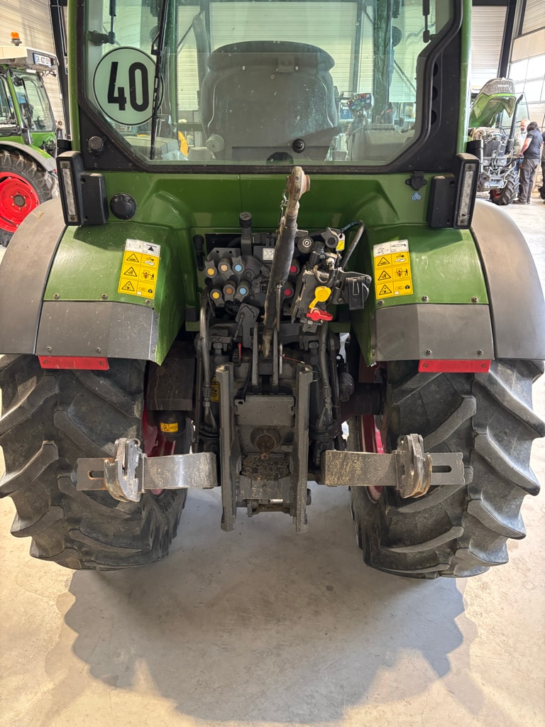 Tracteur FENDT 210F - photo slide 7