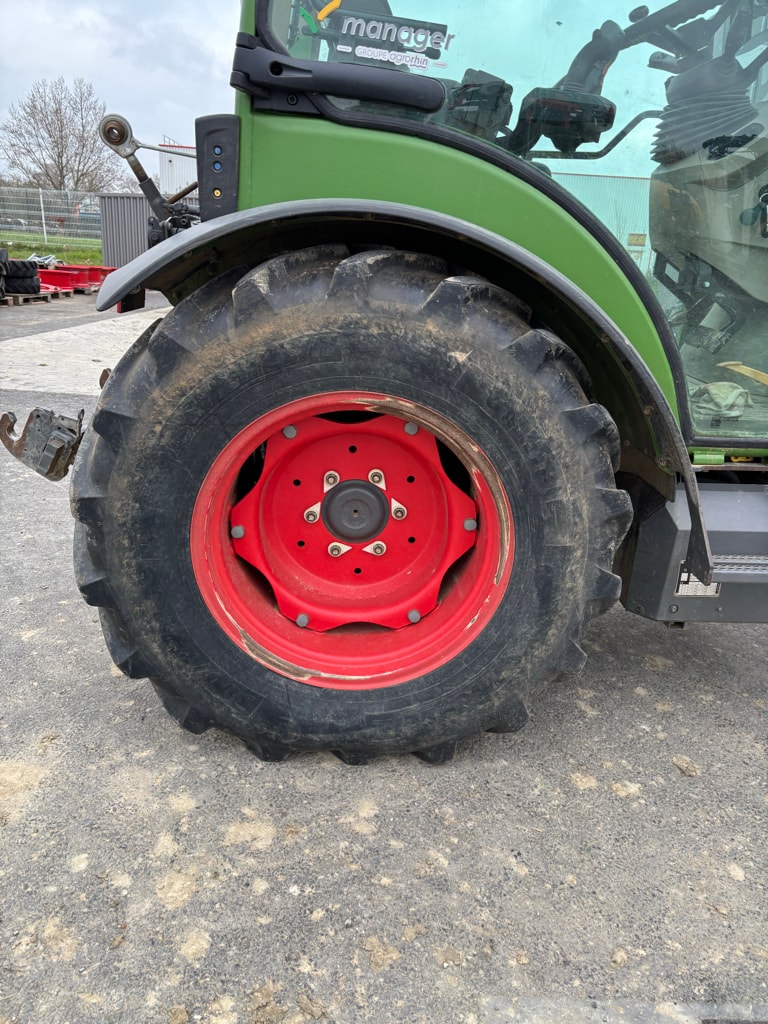 Tracteur FENDT 210V - photo slide 6