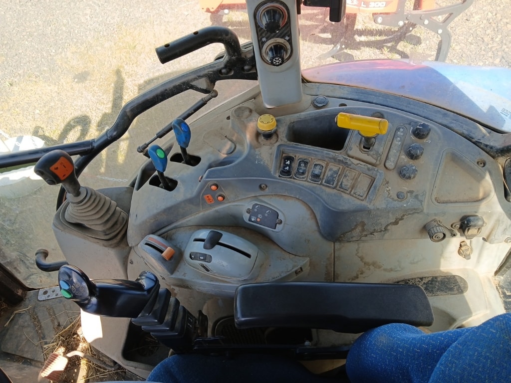 Tracteur chargeur NEW HOLLAND T5.105 - photo slide 14