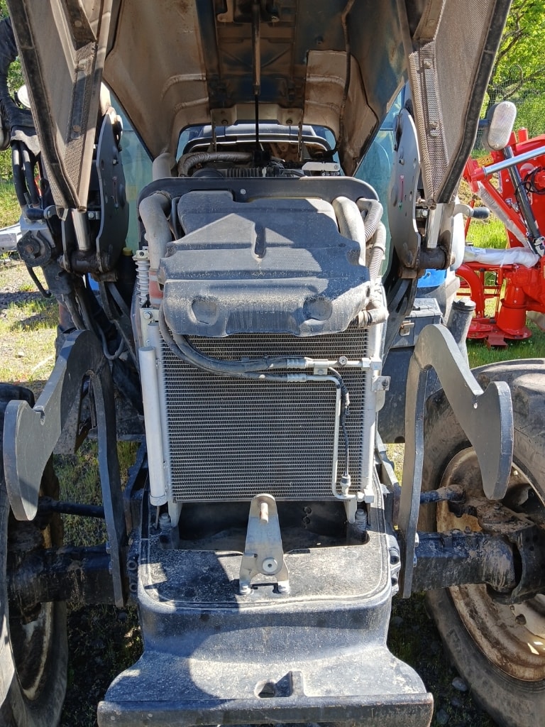 Tracteur chargeur NEW HOLLAND T5.105 - photo slide 6