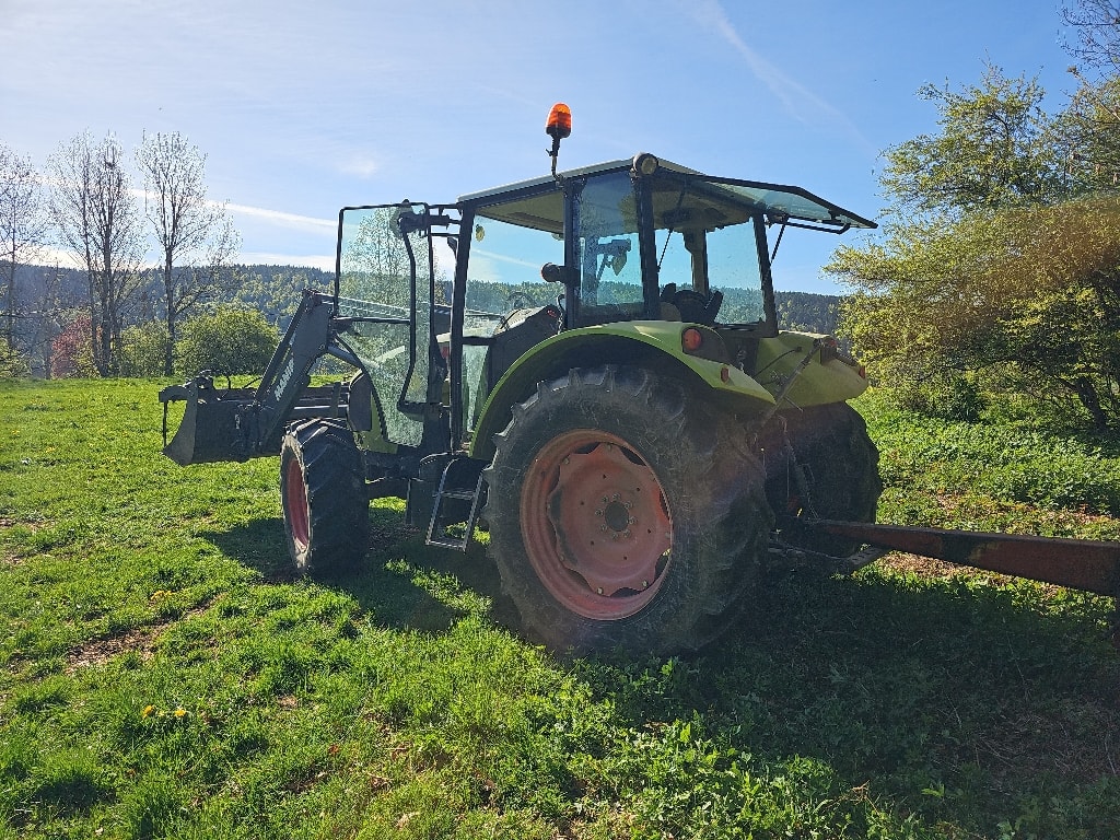 Tracteur chargeur CLAAS AXOS 320 - photo slide 4