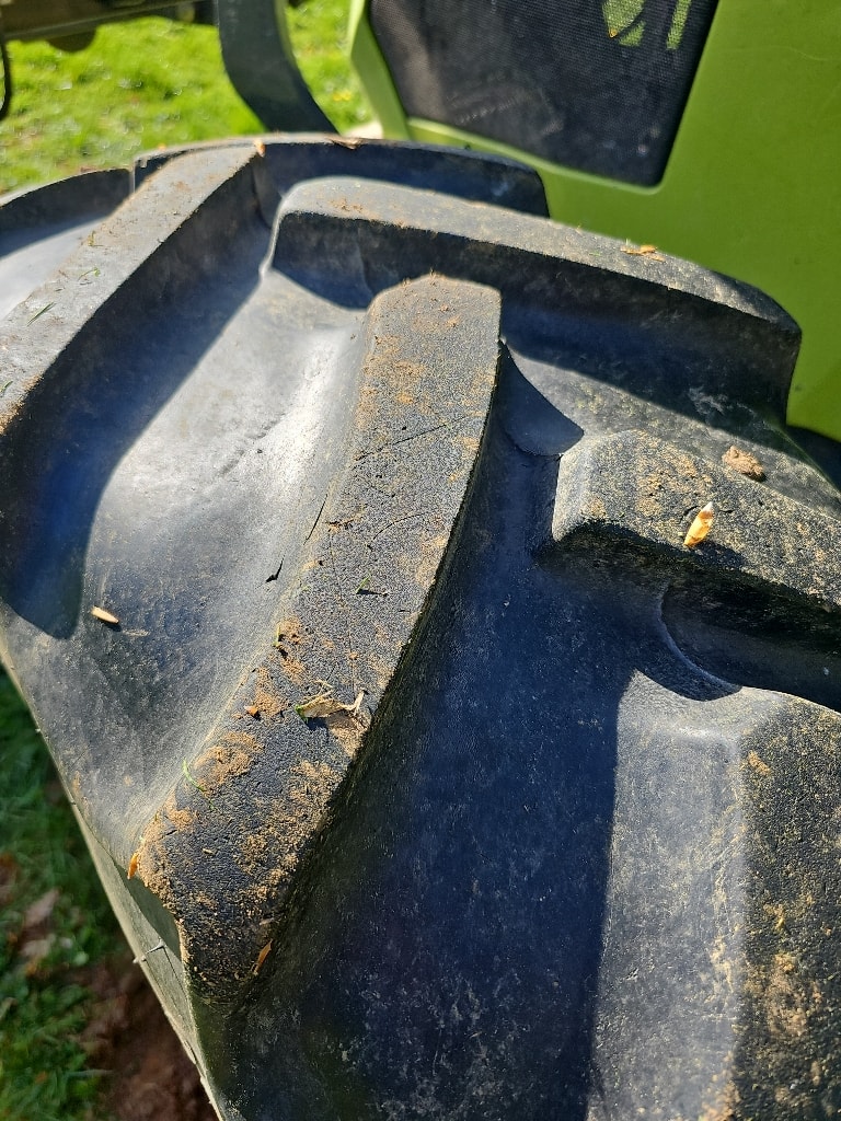 Tracteur chargeur CLAAS AXOS 320 - photo slide 6
