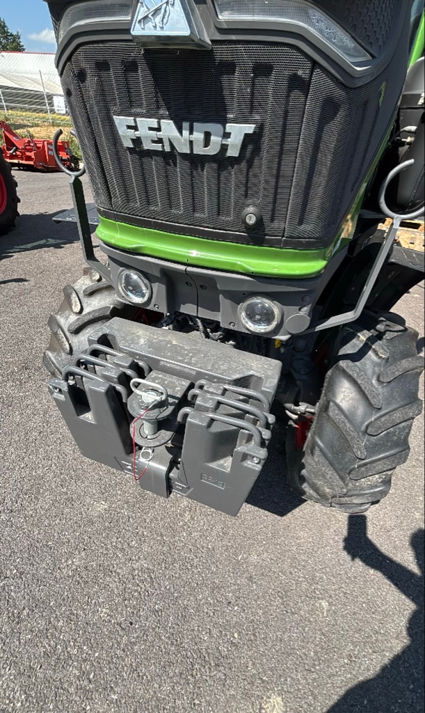 Tracteur FENDT 210V - photo slide 9