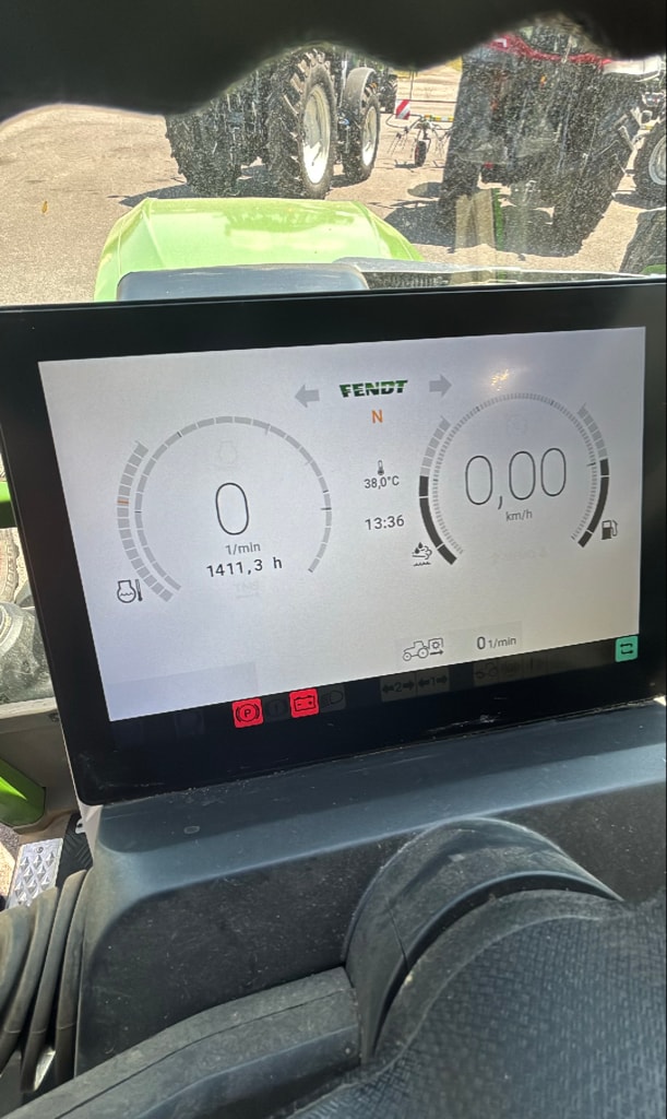 Tracteur FENDT 210F - photo slide 10