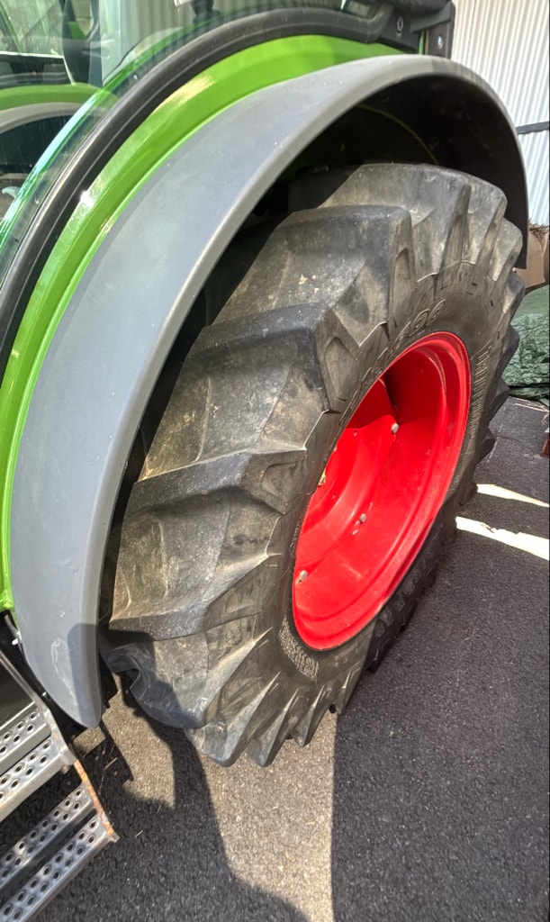 Tracteur FENDT 210F - photo slide 7