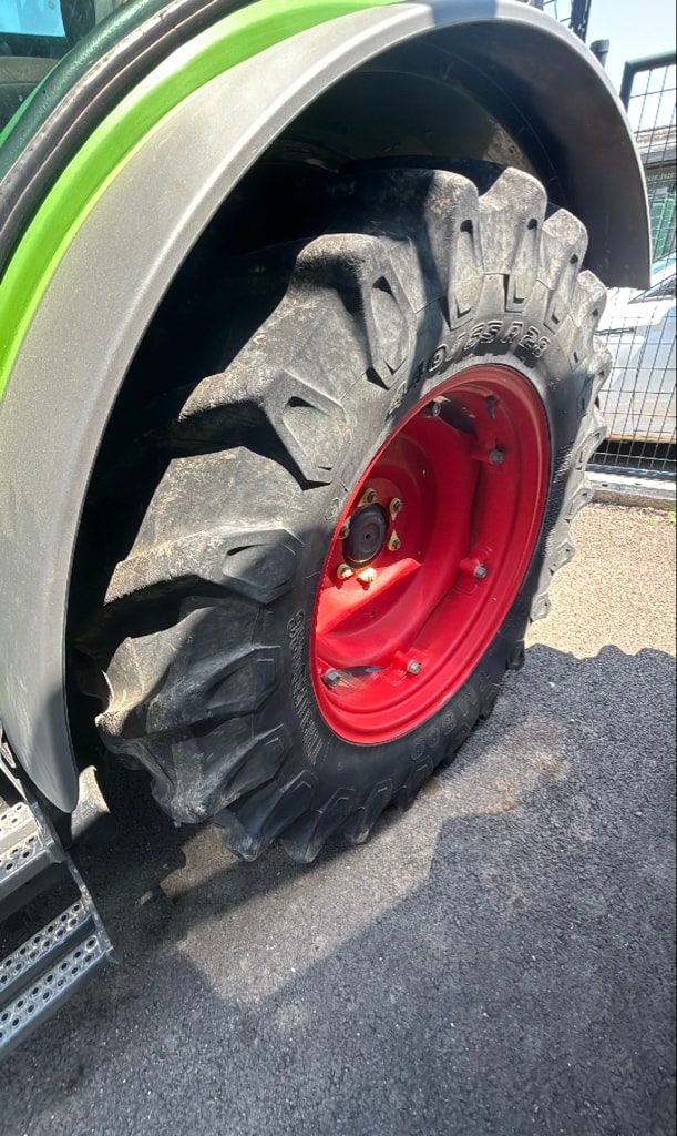 Tracteur FENDT 210F - photo slide 7