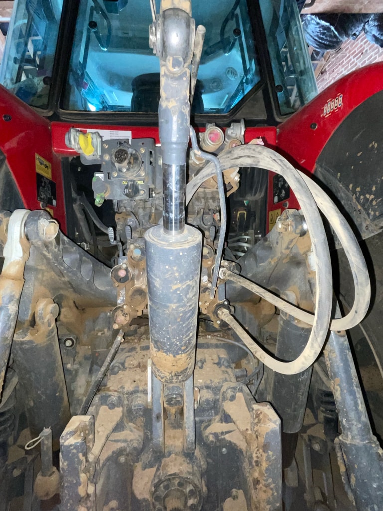Tracteur MASSEY FERGUSON 7724S - photo slide 13