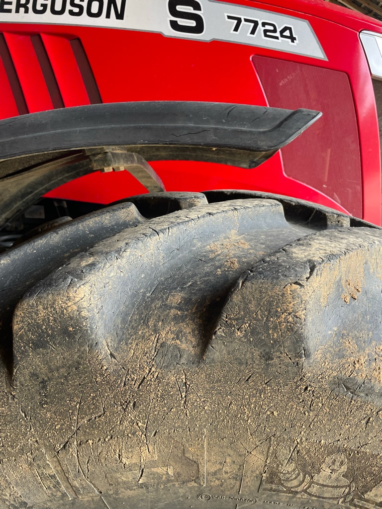 Tracteur MASSEY FERGUSON 7724S - photo slide 17