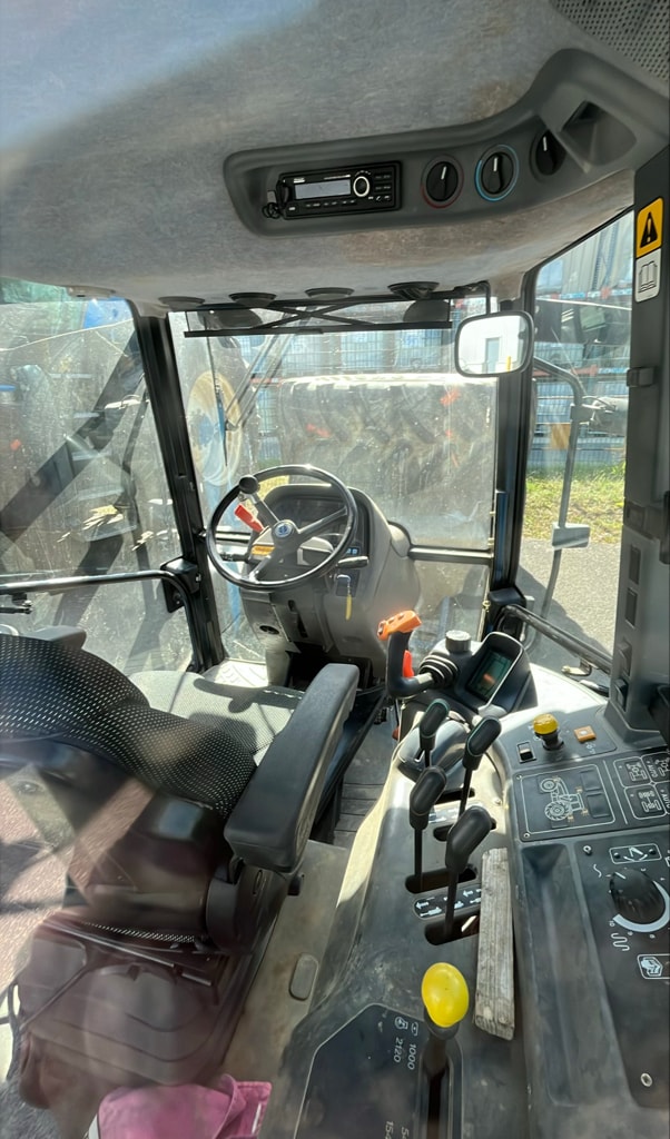 Tracteur NEW HOLLAND TM155 - photo slide 9