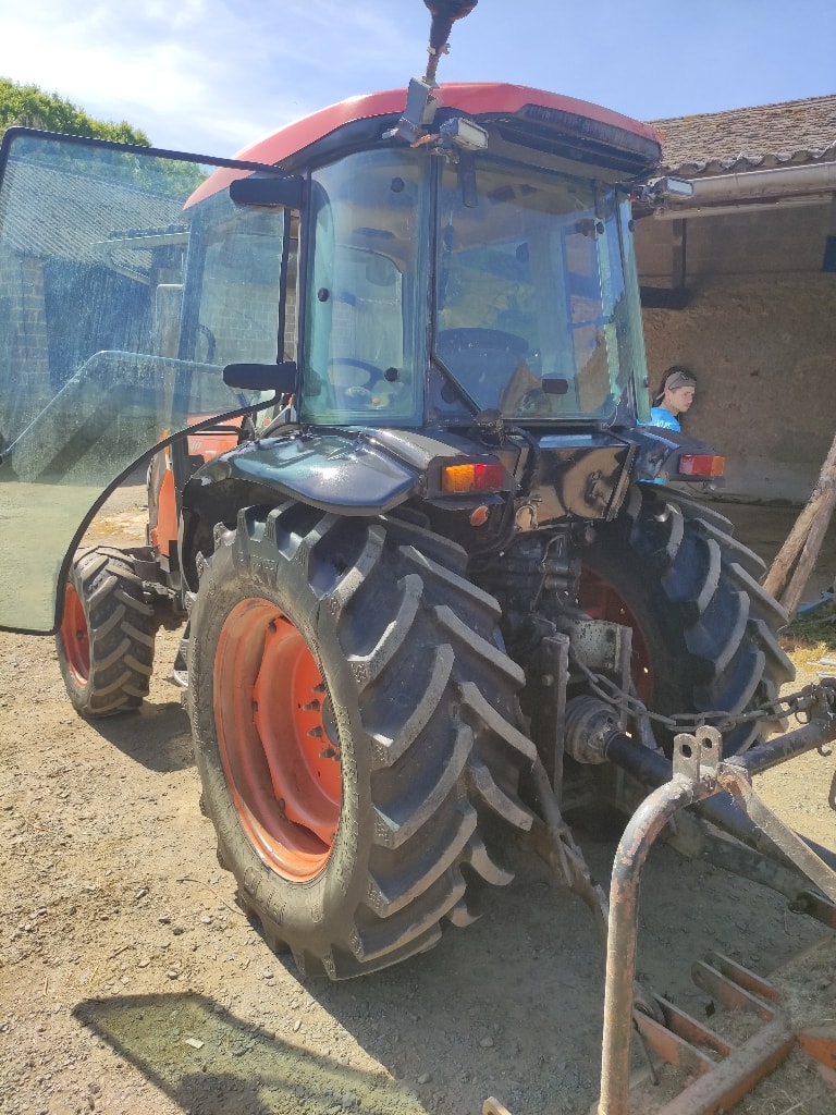 Tracteur fruitier KUBOTA M8540 narrow - photo slide 9