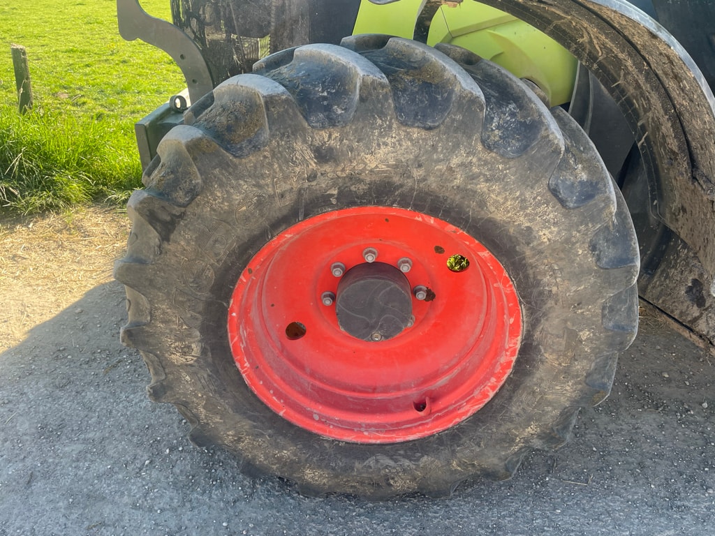 Tracteur chargeur CLAAS Arion 610 - photo slide 8