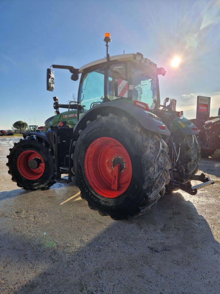 Tracteur FENDT 728 - photo slide 3