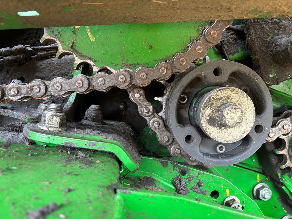 Presse balles rondes JOHN DEERE V461M - photo slide 12
