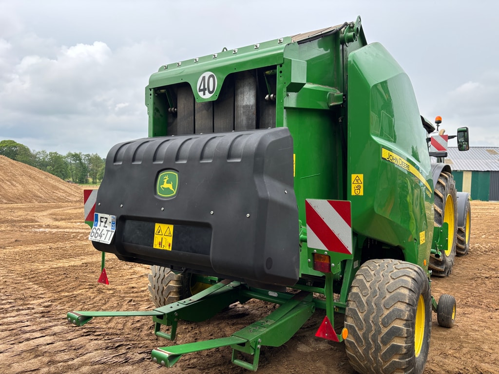 Presse balles rondes JOHN DEERE V461M - photo slide 4