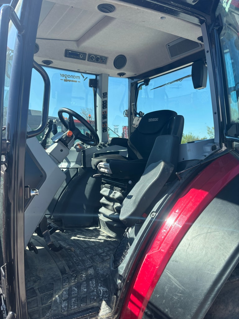 Tracteur VALTRA A115MH4 - photo slide 12