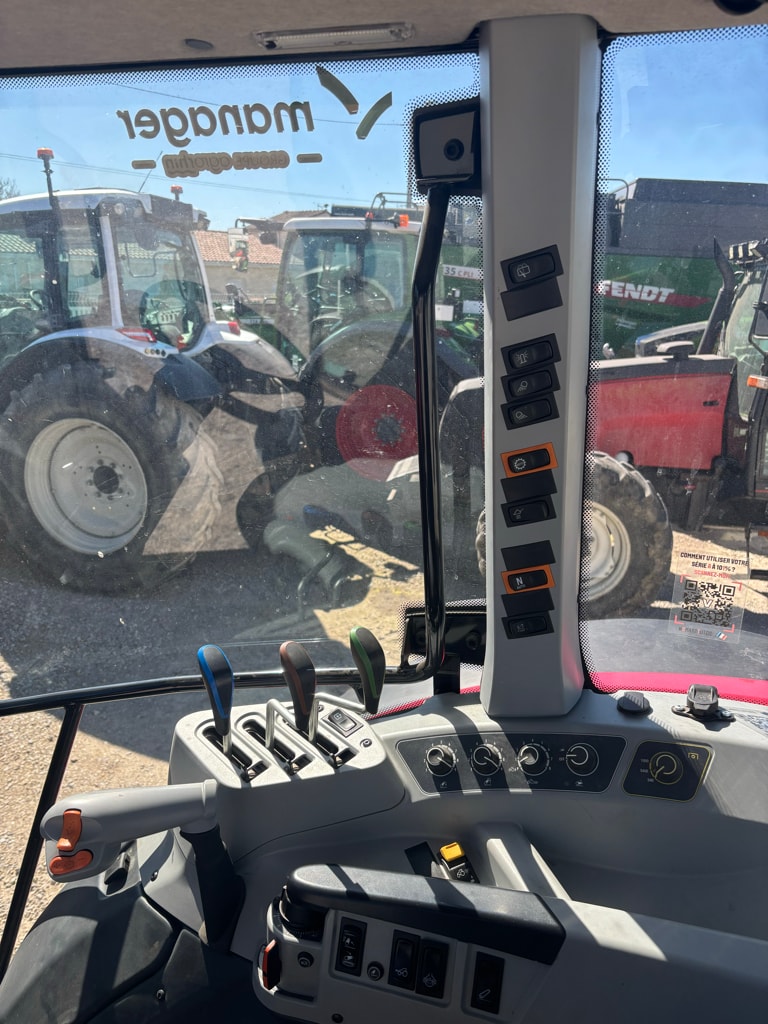 Tracteur VALTRA A115MH4 - photo slide 13