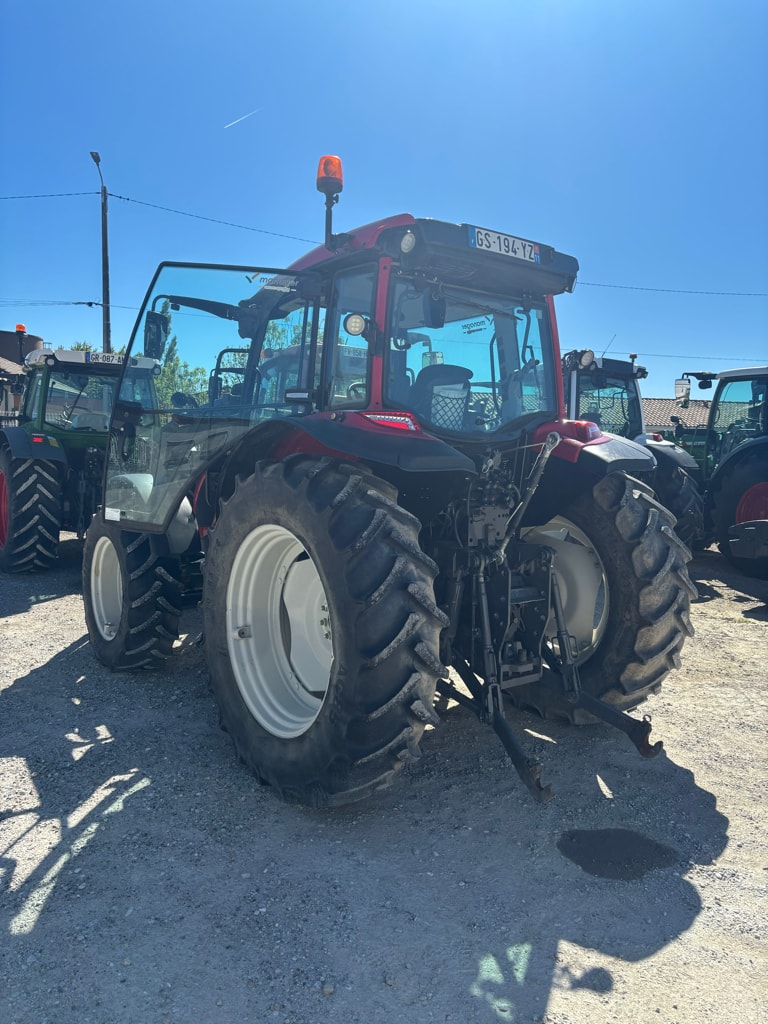 Tracteur VALTRA A115MH4 - photo slide 4