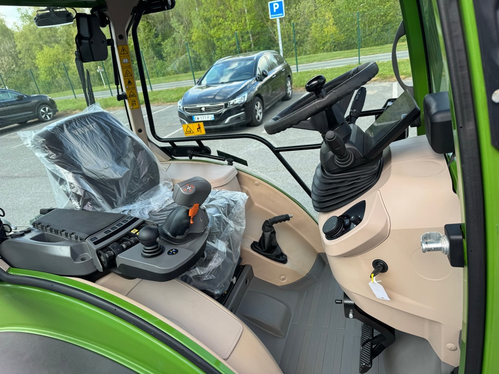 Tracteur fruitier FENDT 207 V PROFI PLUS - photo slide 16