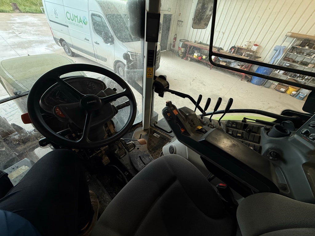 Tracteur CLAAS ARION 620 CIS - photo slide 24
