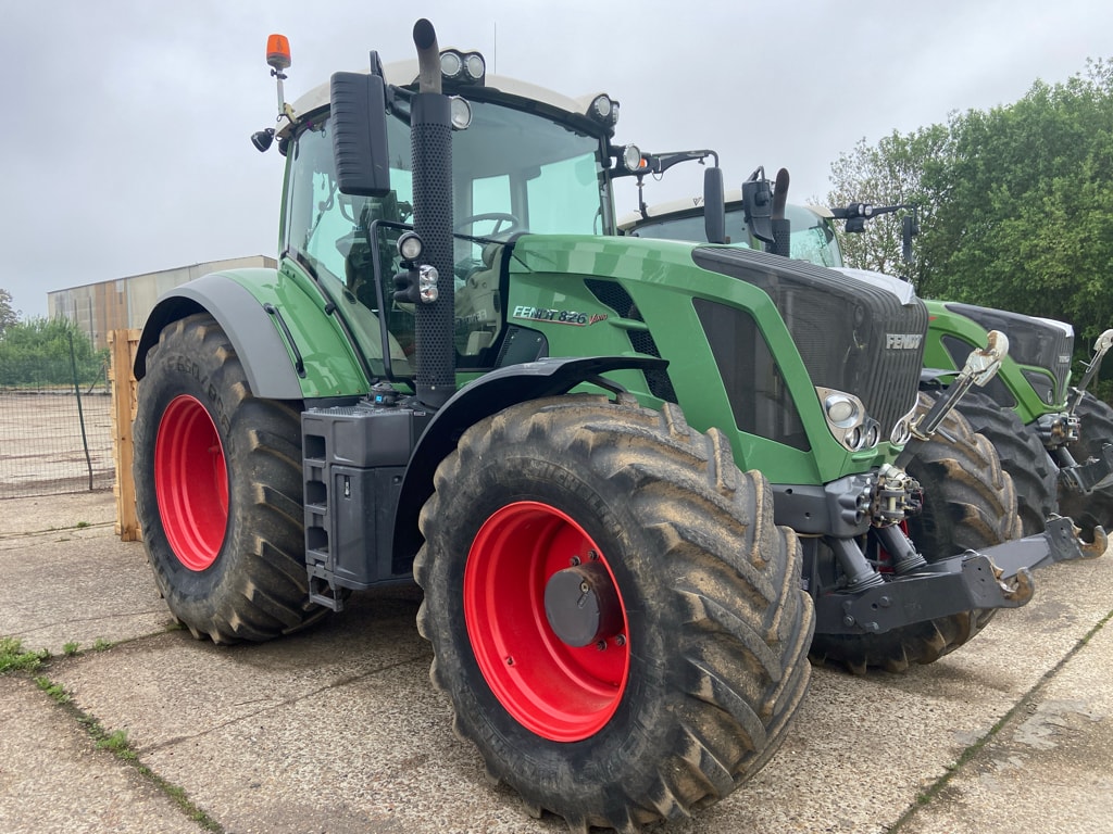 Tracteur FENDT 826 scr Profi + - photo slide 2