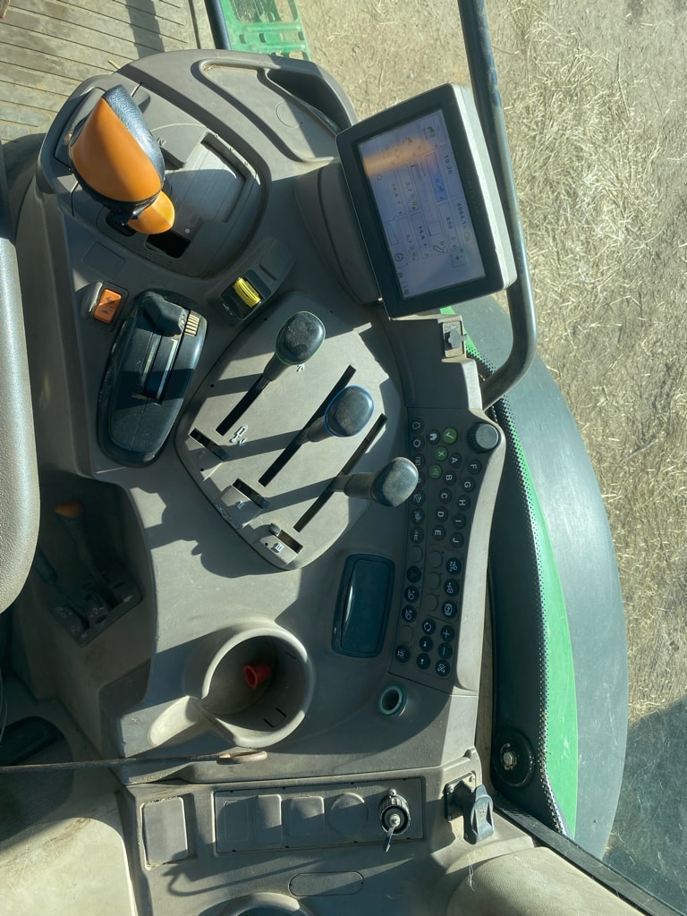 Tracteur JOHN DEERE 6140 R - photo slide 15