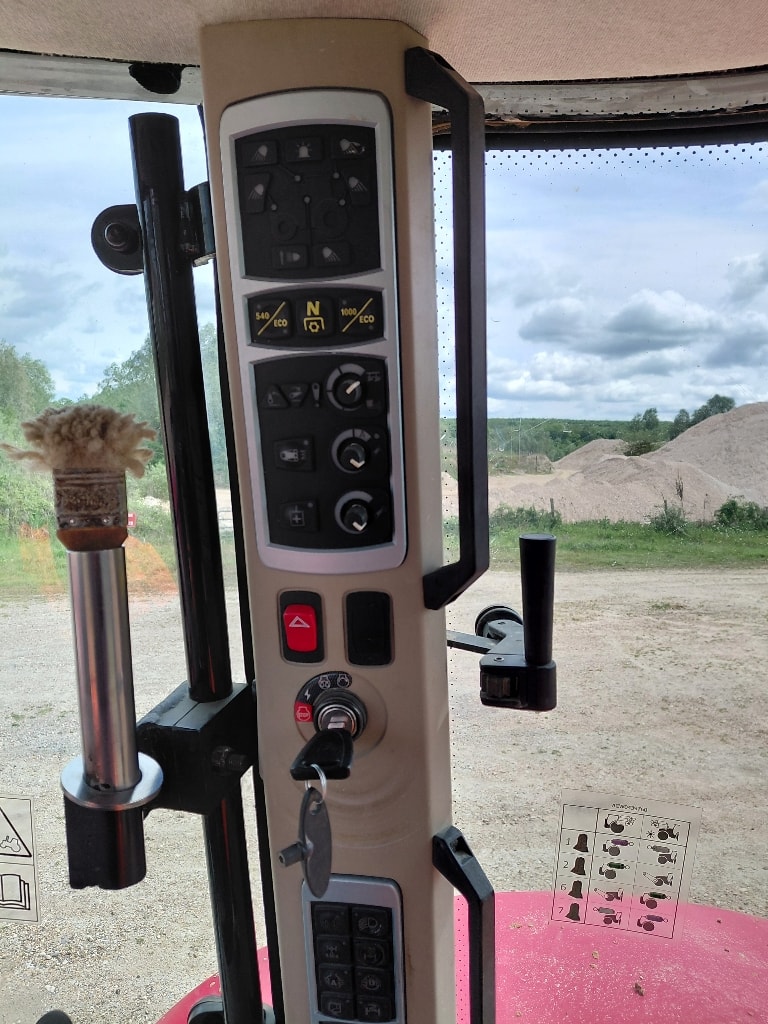 Tracteur MASSEY FERGUSON 7718S DYNA-6 ESSENTIAL - photo slide 17