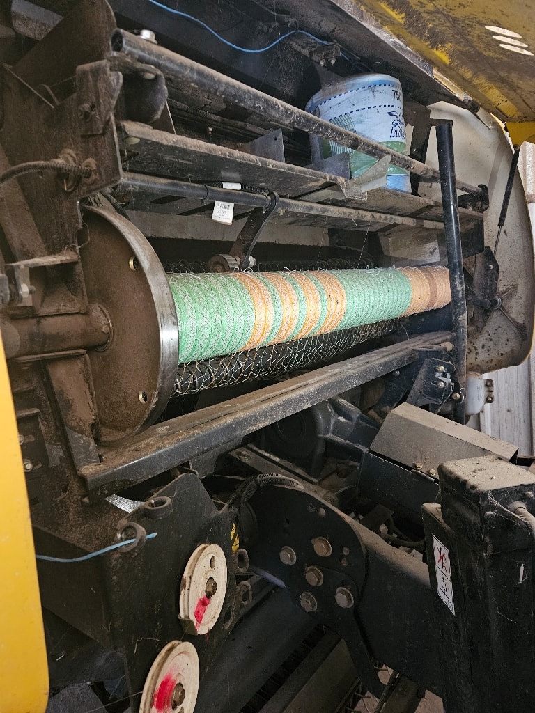 Presse balles rondes NEW HOLLAND Rollbelt 180 superfeed - photo slide 10