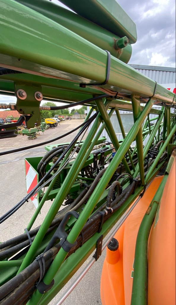 Pulverisateur AMAZONE UX 5200 super prenium - photo slide 9