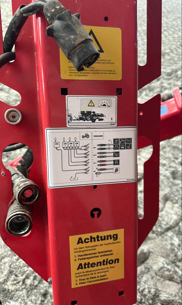Semoir simplifié PÖTTINGER Terrasem 3000DZ - photo slide 9