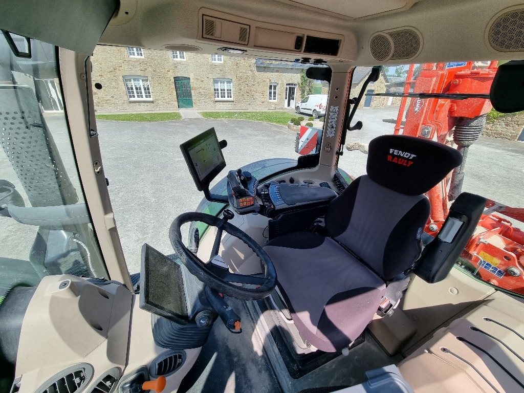 Tracteur FENDT 724 VARIO PROFI + - photo slide 11