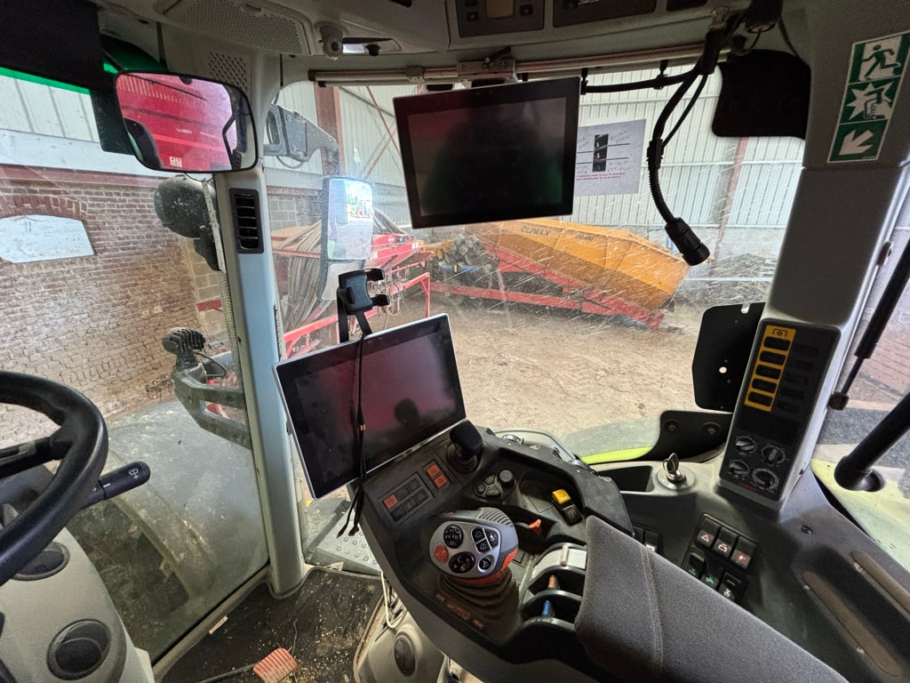 Tracteur CLAAS AXION 870 CMATIC - photo slide 12