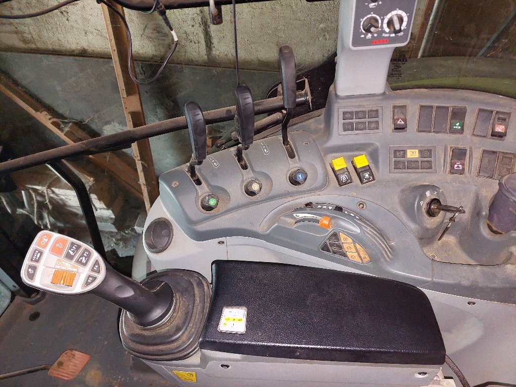 Tracteur CLAAS Arion 450 - photo slide 9