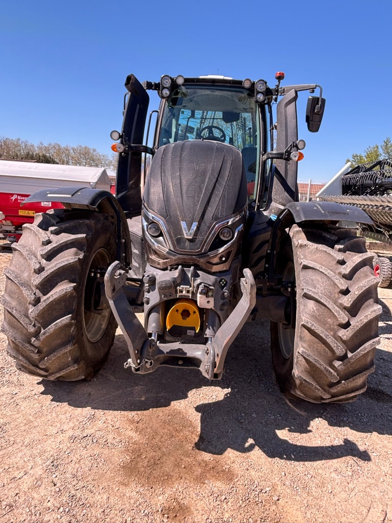 Tracteur VALTRA T235V - photo slide 8