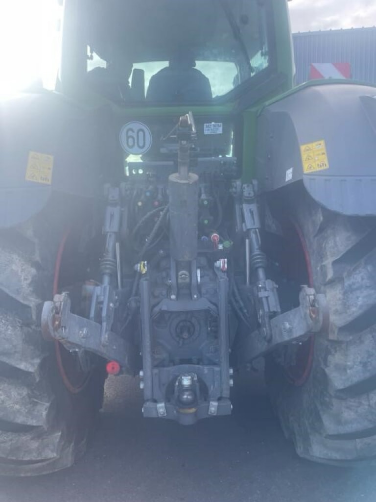 Tracteur FENDT 828 - photo slide 7