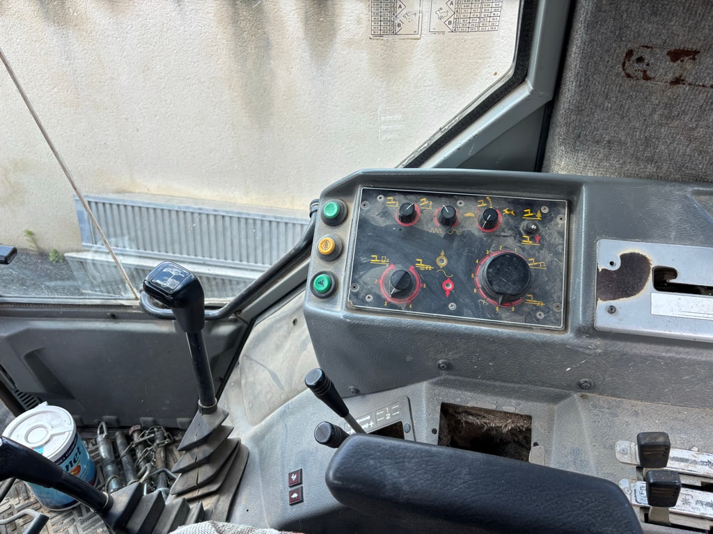 Tracteur MASSEY FERGUSON 3080 - photo slide 11