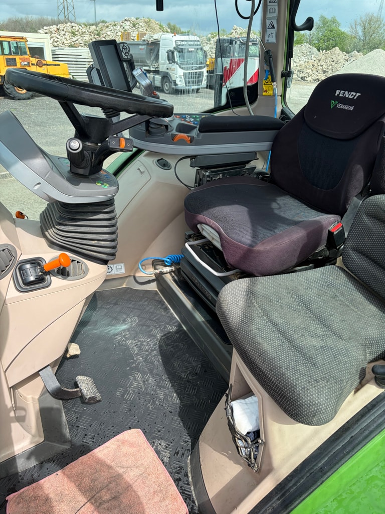 Tracteur FENDT 724 VARIO POWER - photo slide 15