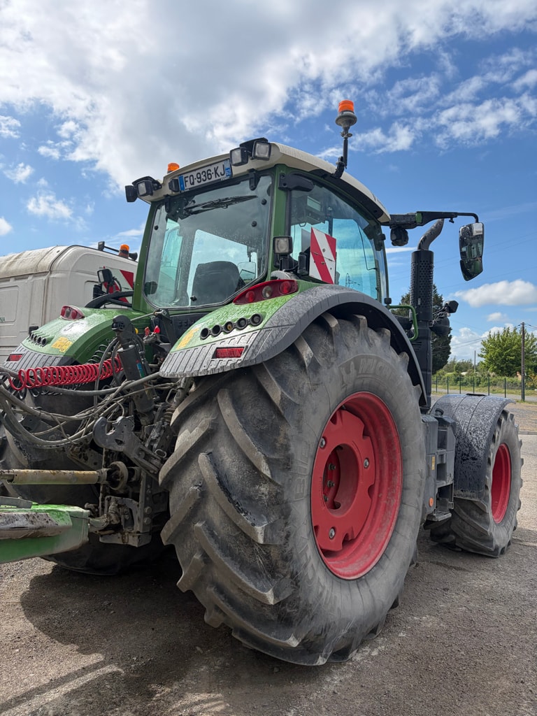 Tracteur FENDT 724 VARIO POWER - photo slide 3