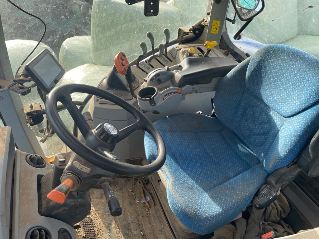 Tracteur NEW HOLLAND T7.200 - photo slide 11