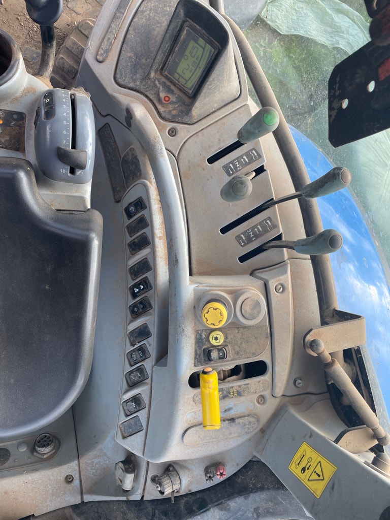 Tracteur NEW HOLLAND T7.200 - photo slide 12