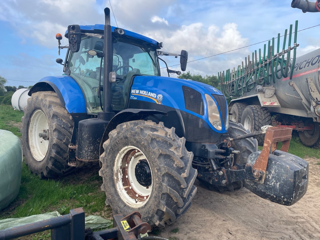 Tracteur NEW HOLLAND T7.200 - photo slide 9