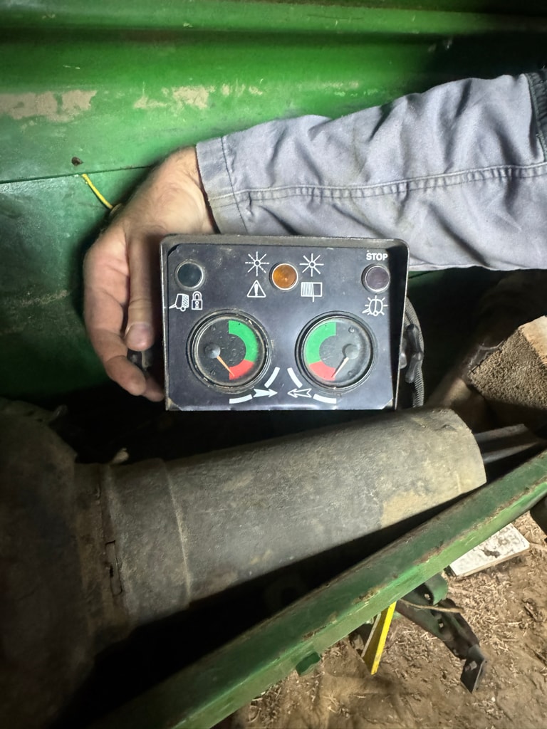 Presse balles rondes JOHN DEERE 550 - photo slide 16