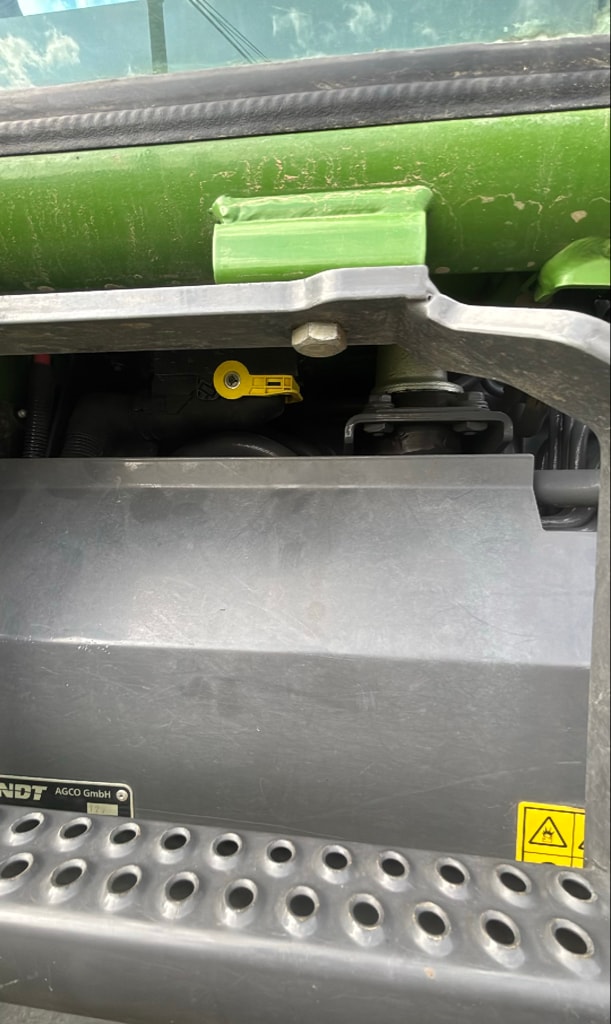 Tracteur FENDT 210F - photo slide 12