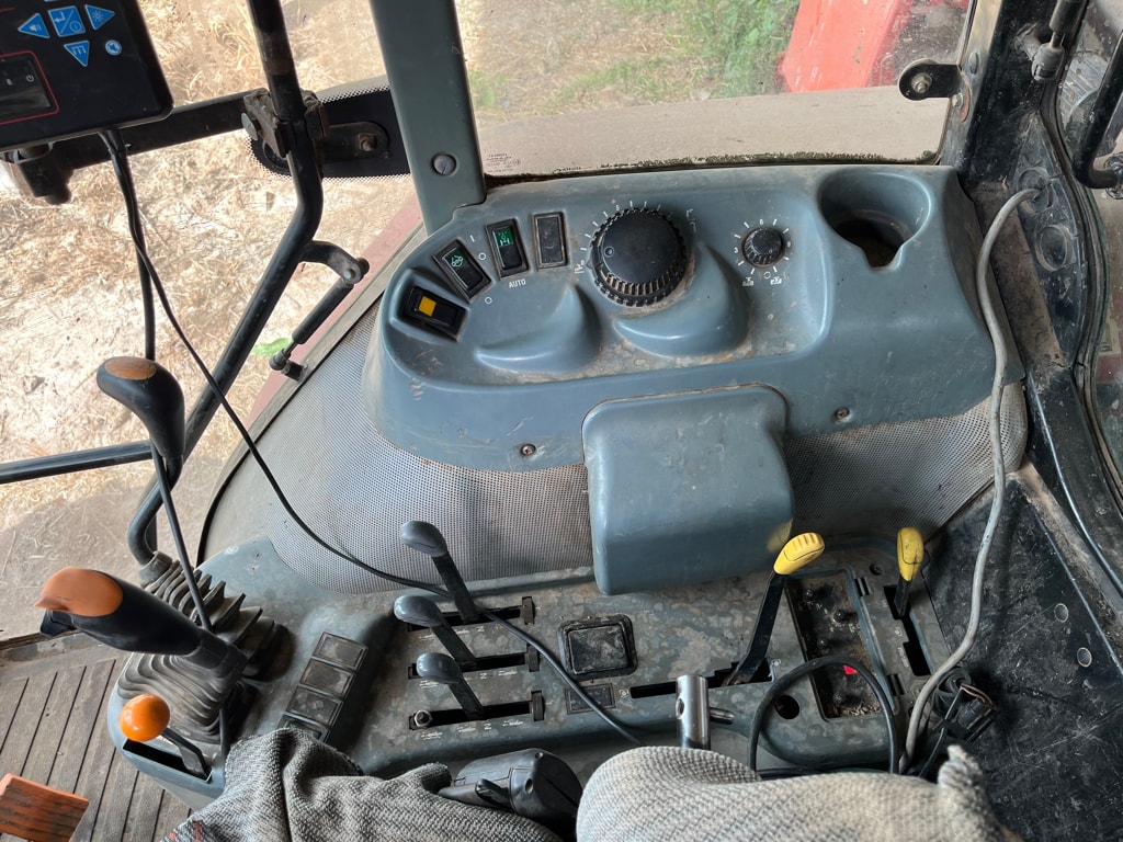 Tracteur MC CORMICK CX 85 - photo slide 14