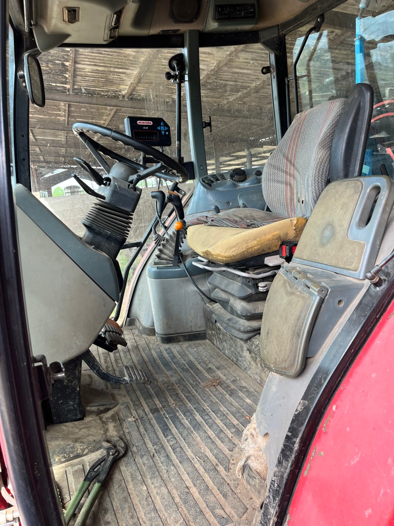 Tracteur MC CORMICK CX 85 - photo slide 15